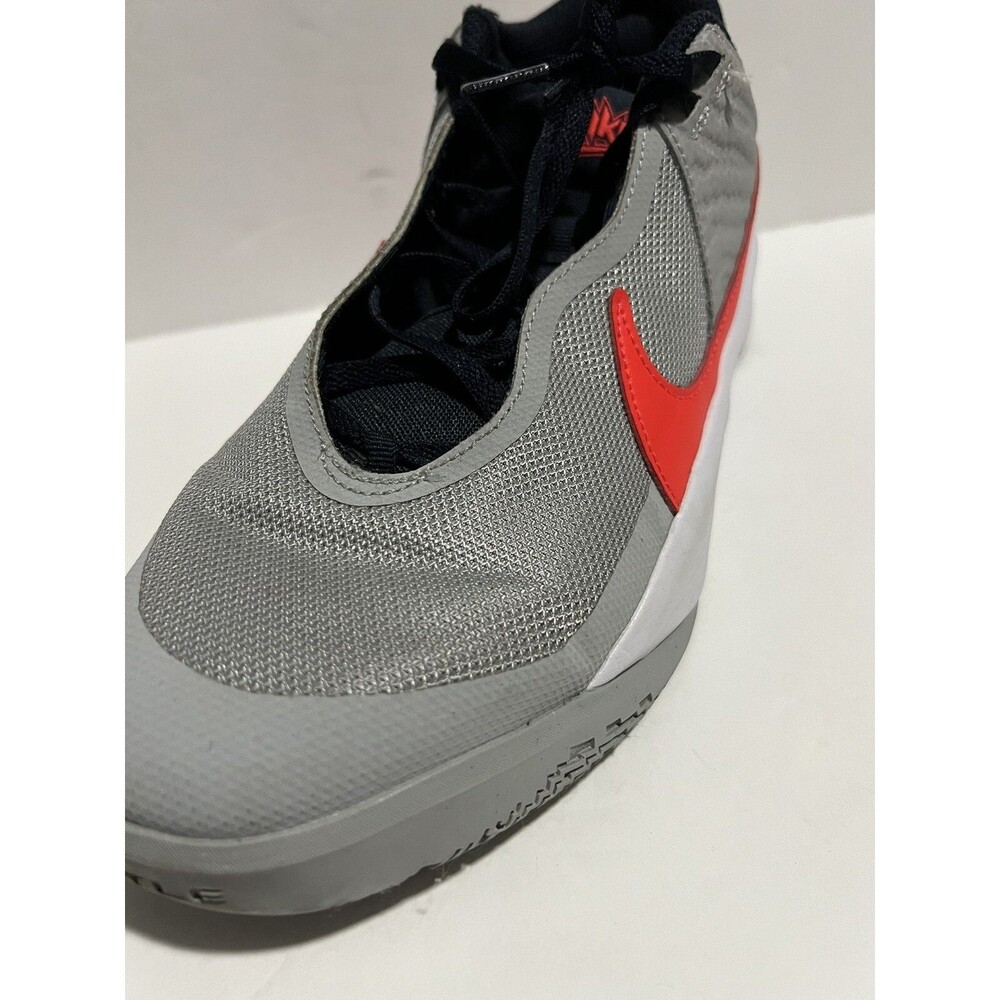 NIKE YOUTH BASKETBALL SHOES 7Y GRAY COLOR